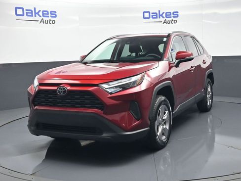 Used 2025 Toyota RAV4 XLE w/ Convenience Package AWD/4WD image 4