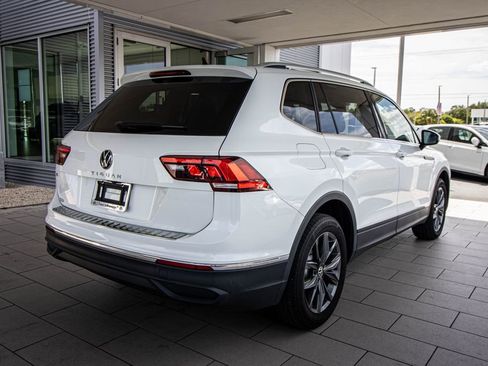Used 2023 Volkswagen Tiguan SE image 2