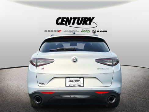 Used 2024 Alfa Romeo Stelvio Sprint AWD/4WD image 5