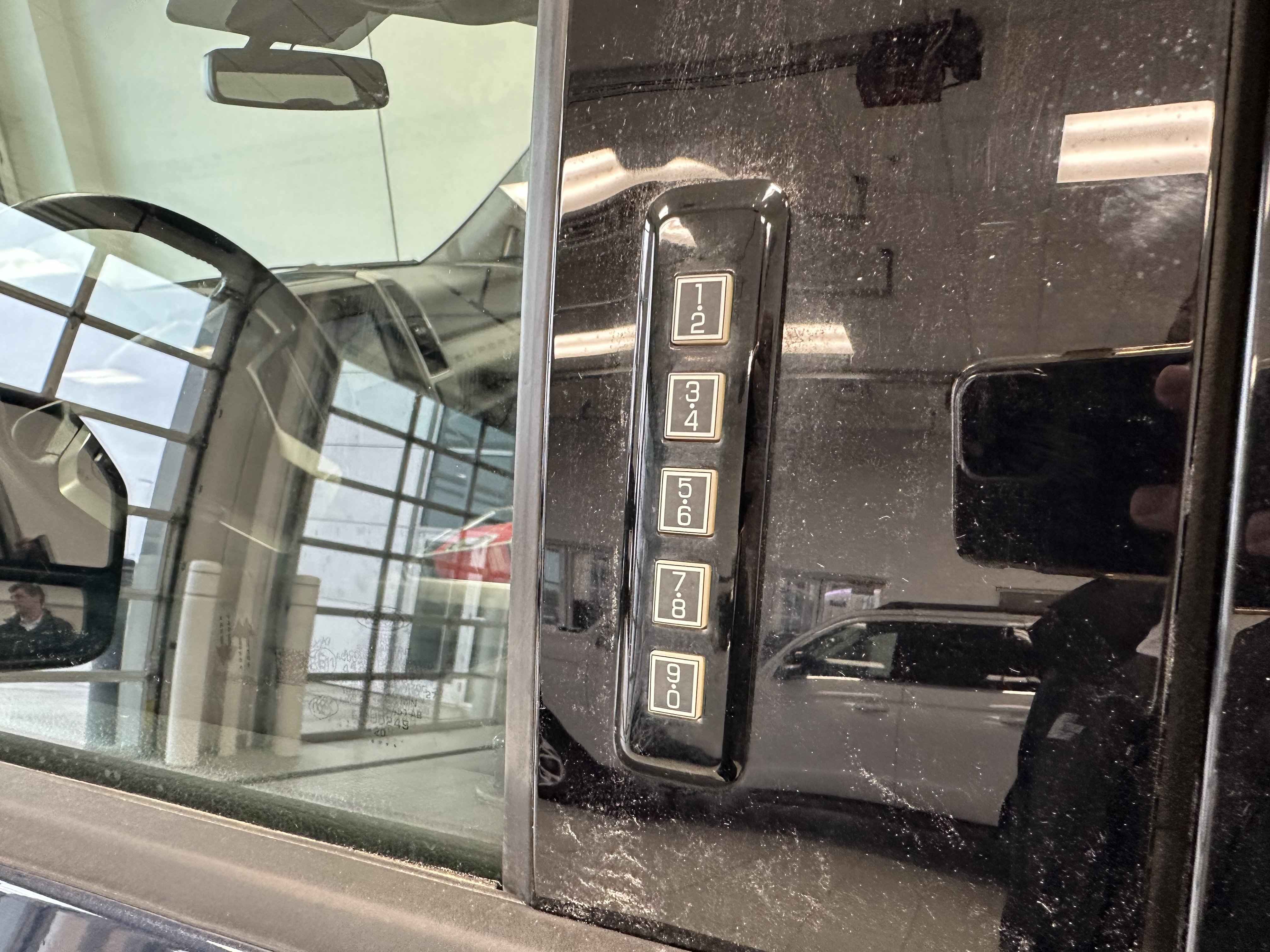 Used 2020 Ford F350 Lariat w/ Lariat Value Package AWD/4WD image 9