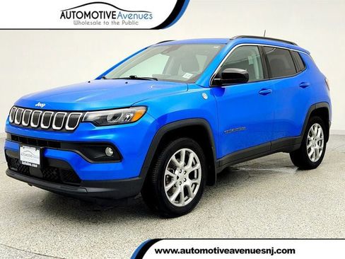 Used 2022 Jeep Compass Latitude w/ Sun and Sound Group image 1