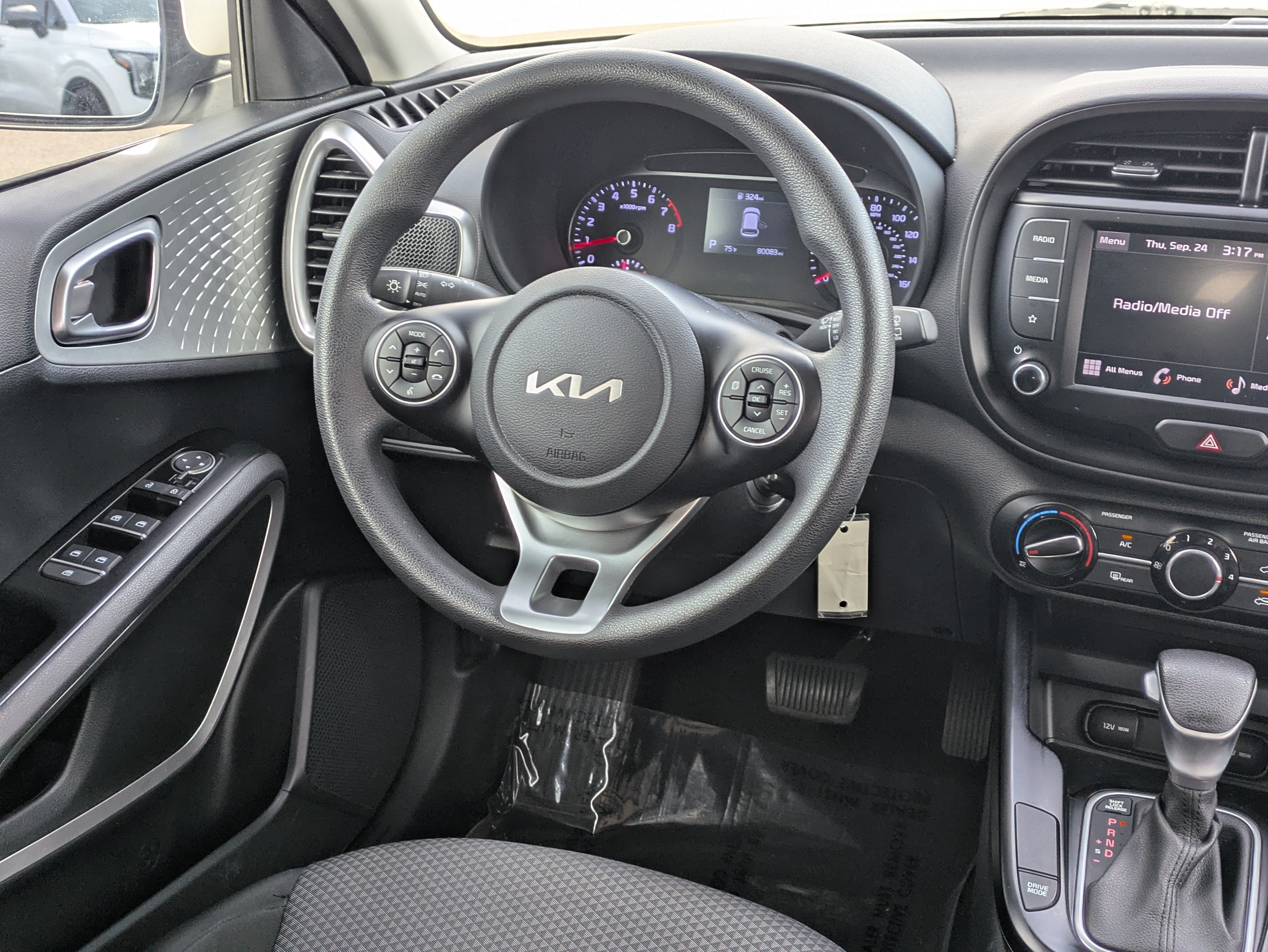Used 2022 Kia Soul LX FWD image 15