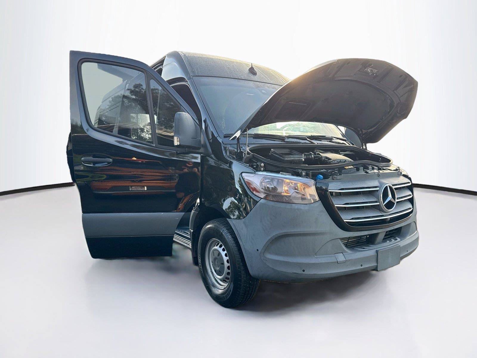 Used 2022 Mercedes-Benz Sprinter 2500 image 36