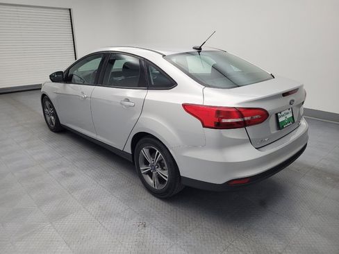 Used 2017 Ford Focus SE FWD image 3