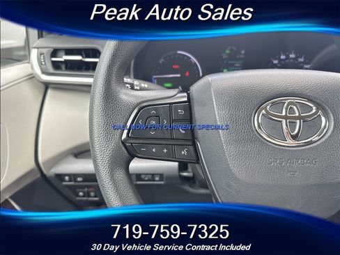 Used 2022 Toyota Sienna LE AWD/4WD image 14