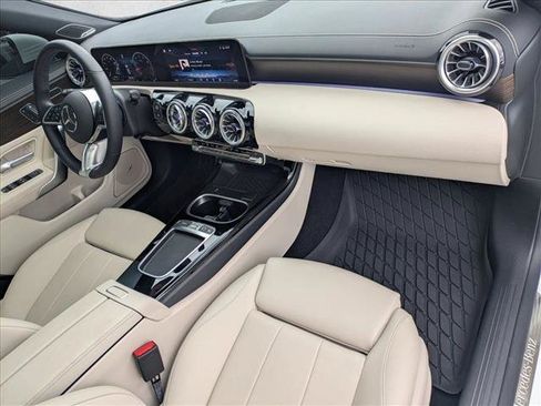 Used 2025 Mercedes-Benz CLA 250 image 22