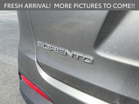 Used 2017 Kia Sorento AWD w/ LX Convenience Package image 8