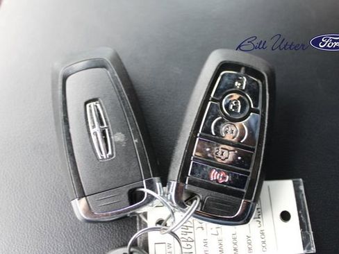 Used 2023 Lincoln Aviator Reserve w/ Equipment Group 201A AWD/4WD image 11