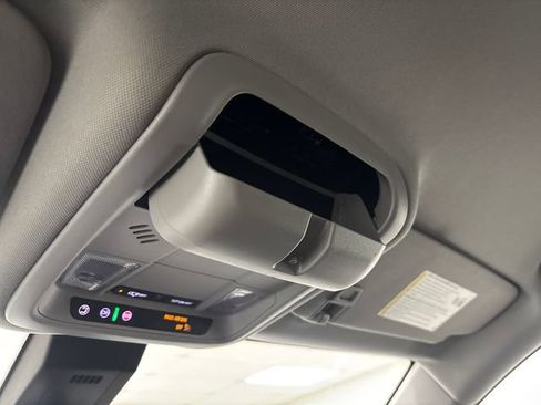 Used 2023 Chevrolet Equinox LT image 56