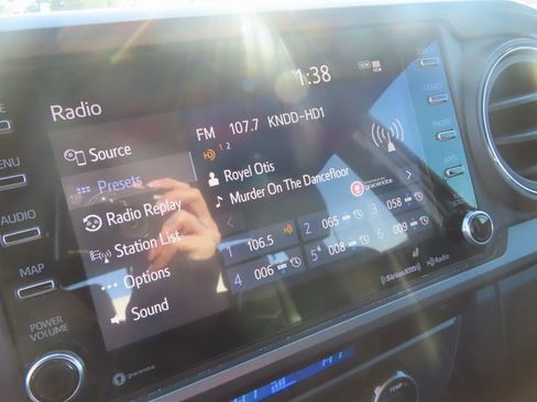 Used 2022 Toyota Tacoma TRD Sport image 22