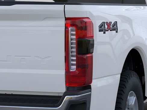 New 2026 Ford F250 XLT w/ XLT Premium Package AWD/4WD image 21