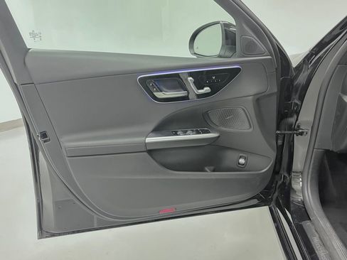 Used 2025 Mercedes-Benz C 300 4MATIC Sedan image 15