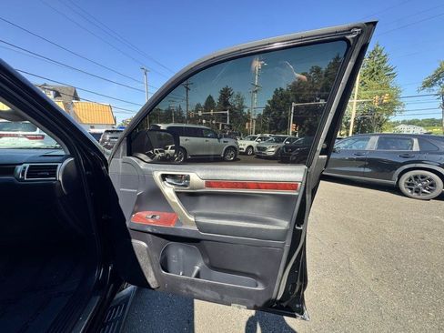 Used 2016 Lexus GX 460 w/ Premium Package AWD/4WD image 20