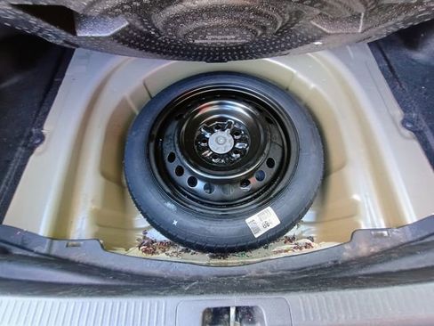 Used 2018 Toyota Camry XLE image 68