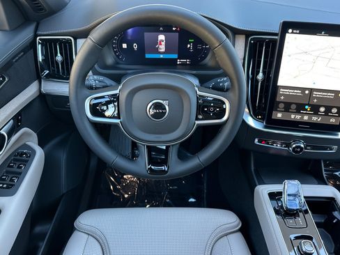New 2026 Volvo XC90 T8 Ultra w/ Protection Package Premier AWD/4WD image 11