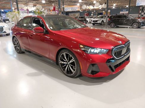 Used 2024 BMW 540i xDrive w/ Executive Package image 4