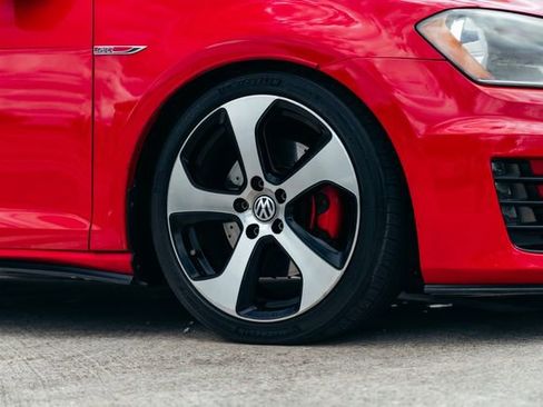 Used 2015 Volkswagen GTI S FWD image 40