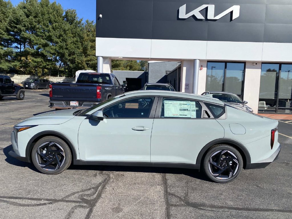 New 2026 Kia K4 EX FWD image 2