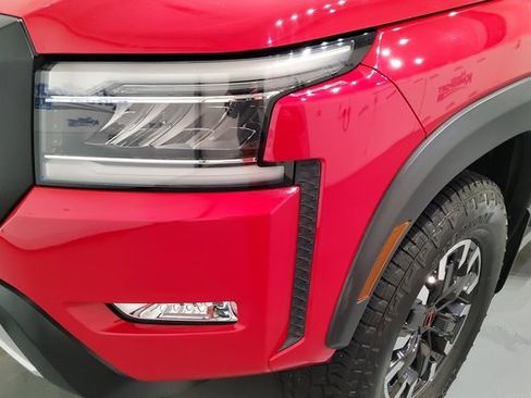 Used 2023 Nissan Frontier PRO-4X w/ Pro Convenience Package image 7