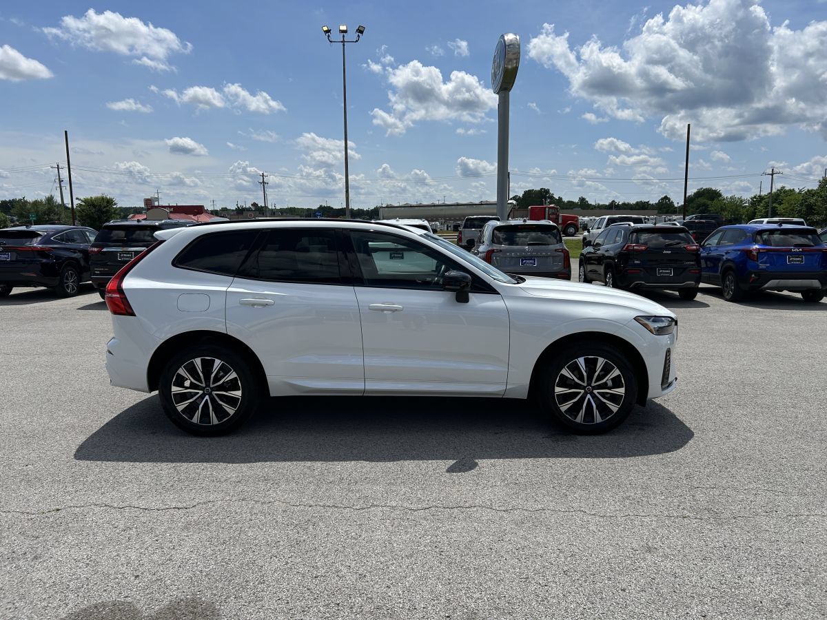 Used 2025 Volvo XC60 B5 Core w/ Protection Package Premier AWD/4WD image 3