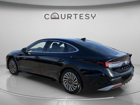 Used 2025 Hyundai Sonata SEL image 3