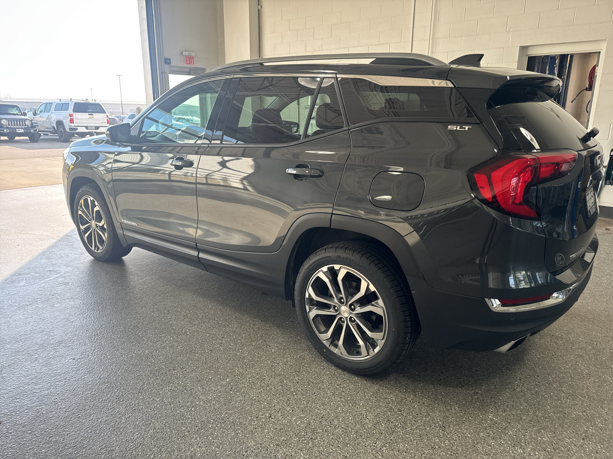 Used 2018 GMC Terrain SLT w/ Preferred Package AWD/4WD image 4