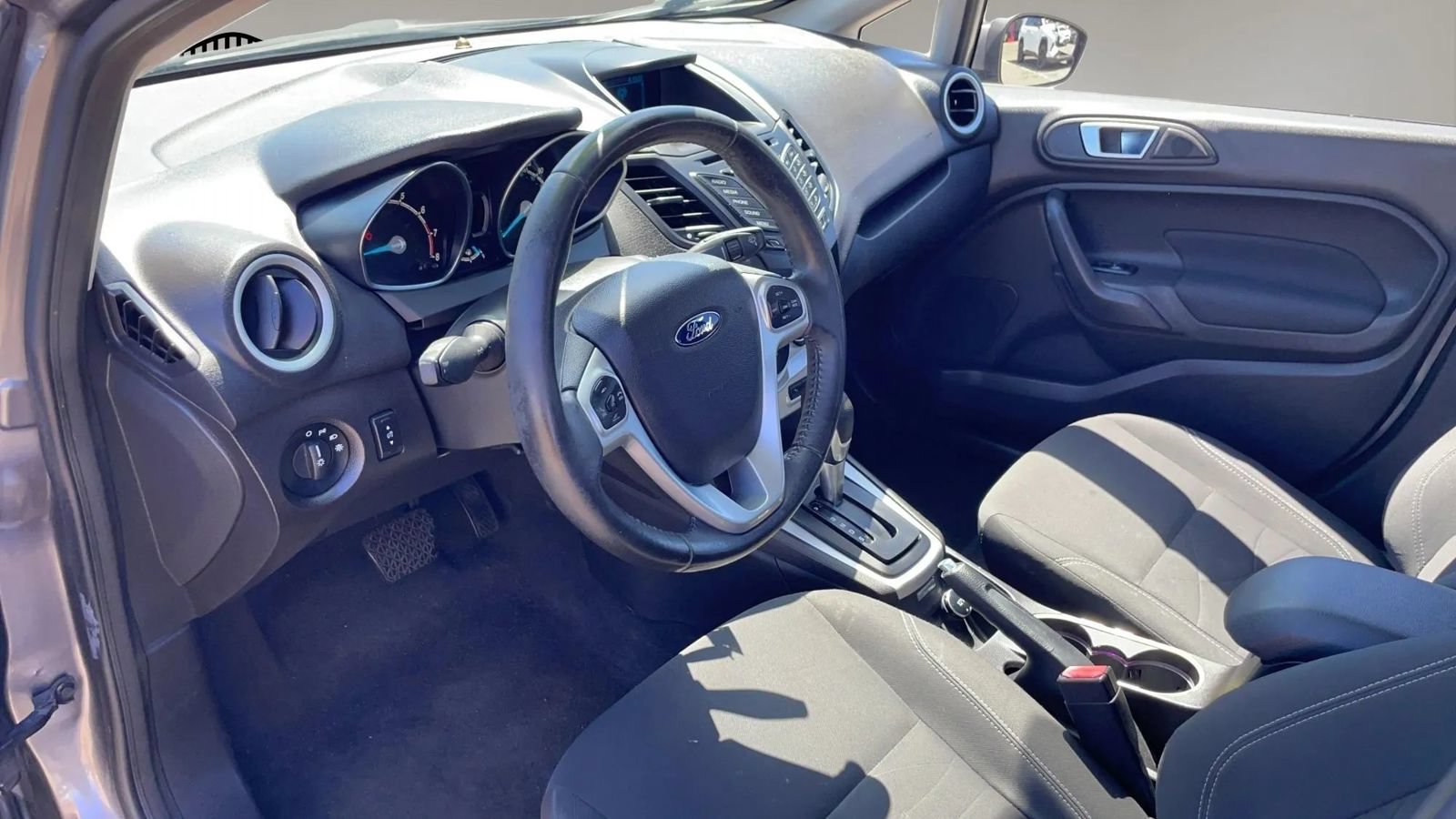 Used 2014 Ford Fiesta SE FWD image 32