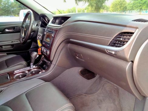 Used 2015 Chevrolet Traverse LT FWD image 20