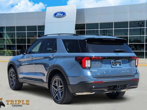 Used 2025 Ford Explorer ST-Line w/ Premium Package AWD/4WD image 4