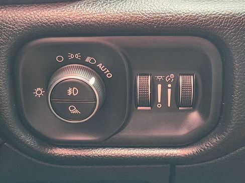 Used 2019 RAM 1500 Laramie AWD/4WD image 24