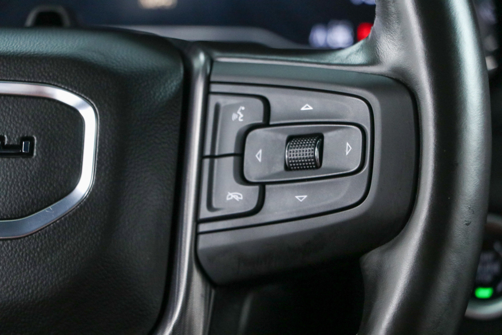 Used 2023 GMC Yukon Denali Ultimate AWD/4WD image 15