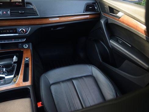 Used 2021 Audi Q5 Premium Plus image 14