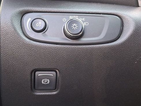 Used 2022 Chevrolet Blazer LT FWD image 24