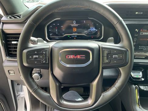 Used 2025 GMC Sierra 1500 AT4 w/ Technology Package AWD/4WD image 19