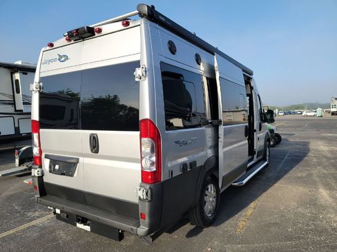 Used 2021 RAM ProMaster 3500 w/ Convenience Group FWD image 2