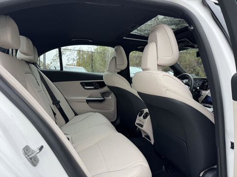 Certified 2025 Mercedes-Benz C 300 Sedan image 28