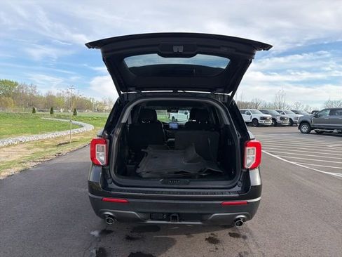 Used 2022 Ford Explorer XLT w/ Equipment Group 202A AWD/4WD image 11