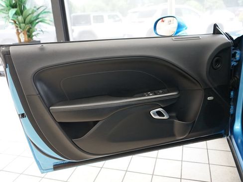 Used 2015 Dodge Challenger R/T Plus RWD image 23