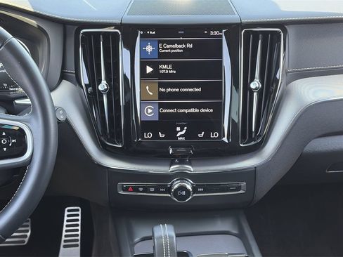 Used 2021 Volvo XC60 T8 R-Design w/ Advanced Package AWD/4WD image 14