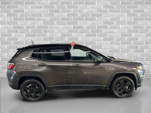 Used 2018 Jeep Compass Latitude image 6