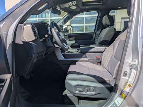 Used 2025 Toyota Sequoia SR5 AWD/4WD image 18