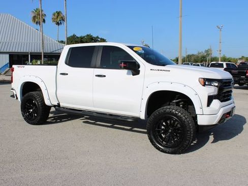 Used 2024 Chevrolet Silverado 1500 RST w/ Redline Edition AWD/4WD image 14
