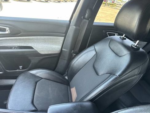 Used 2024 Jeep Compass Latitude AWD/4WD image 19