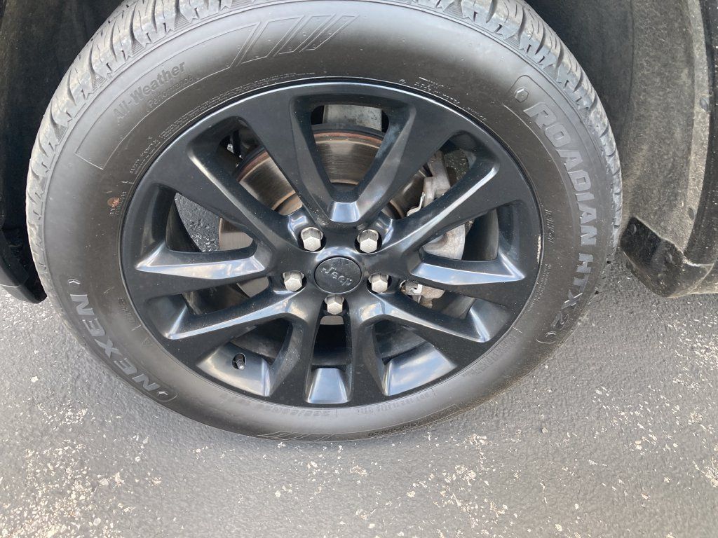 Used 2017 Jeep Grand Cherokee Altitude AWD/4WD image 34