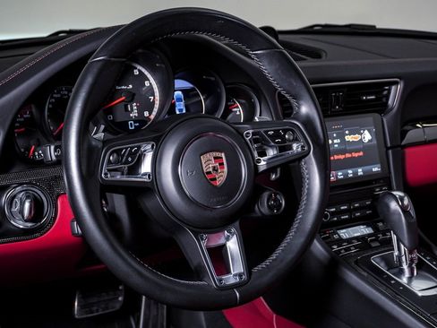 Used 2019 Porsche 911 Turbo S image 21
