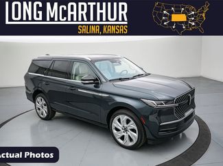 Used 2025 Lincoln Navigator Reserve video 1