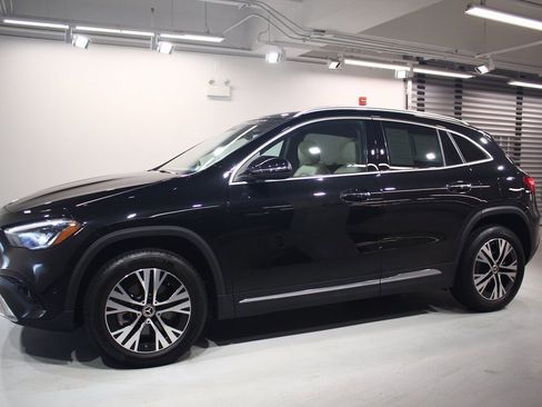 Used 2025 Mercedes-Benz GLA 250 4MATIC image 14