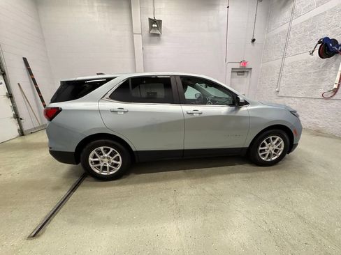Used 2022 Chevrolet Equinox LT FWD image 3
