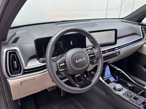 Used 2025 Kia Sorento SX Prestige AWD/4WD image 14