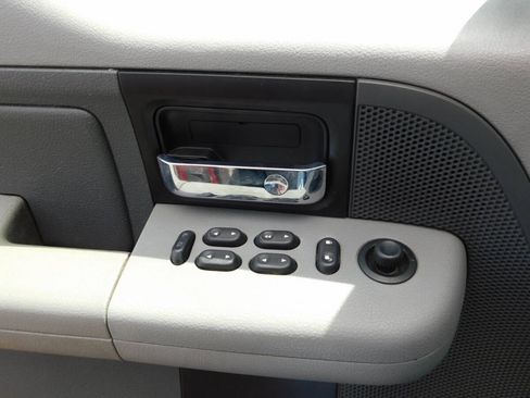Used 2005 Ford F150 XLT RWD image 14